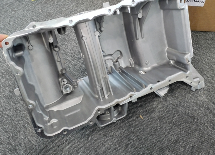 2740100413 2740140202 2740142600 2740142700 A2740140202 M276 Engine Oil Pan Oil Sump Pan for Mercedes Benz W205 W213 2 2740100413 2740140202 2740142600 2740142700 A2740140202 M276 Engine Oil Pan Oil Sump Pan for Mercedes Benz W205 W213 - Image 2